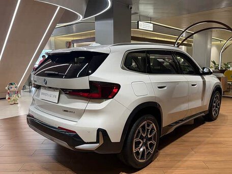 2025 BMW X1 Long 25Li sDrive III (U11/U12), белый, 3935556 рублей, вид 5