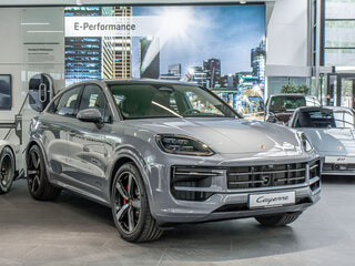 2026 Porsche Cayenne GTS Coupé III Рестайлинг, серый, 29800000 рублей, вид 4