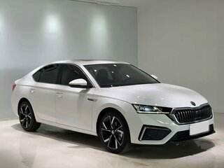 2023 Skoda Octavia IV (A8), белый, 2210000 рублей, вид 3