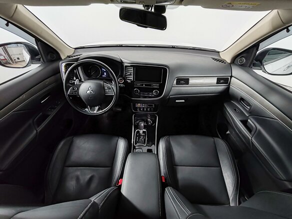 2019 Mitsubishi Outlander III Рестайлинг 3, белый - вид 18