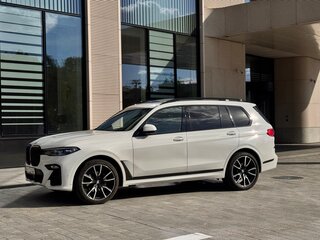 2021 BMW X7 40i I (G07), белый, 4950000 рублей, вид 5