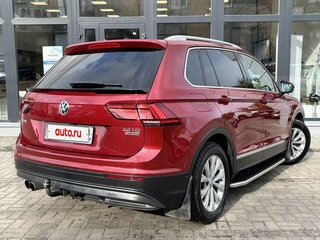 2017 Volkswagen Tiguan II, красный, 2500000 рублей, вид 4