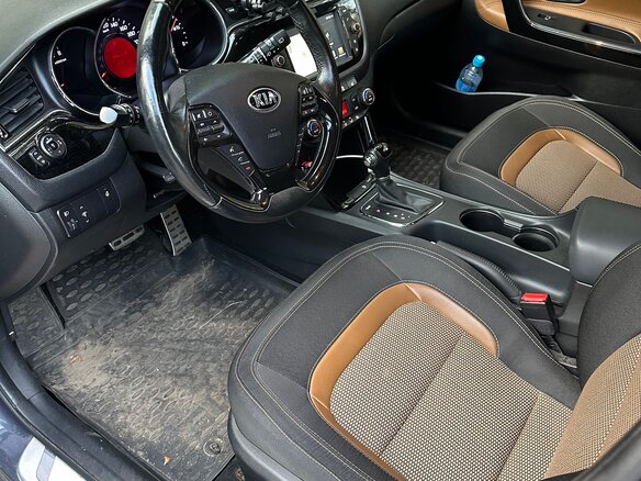 2017 Kia Ceed II Рестайлинг, синий, 1850000 рублей - вид 4