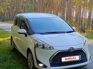 2020 Toyota Sienta II Рестайлинг, белый, 1750000 рублей, вид 2