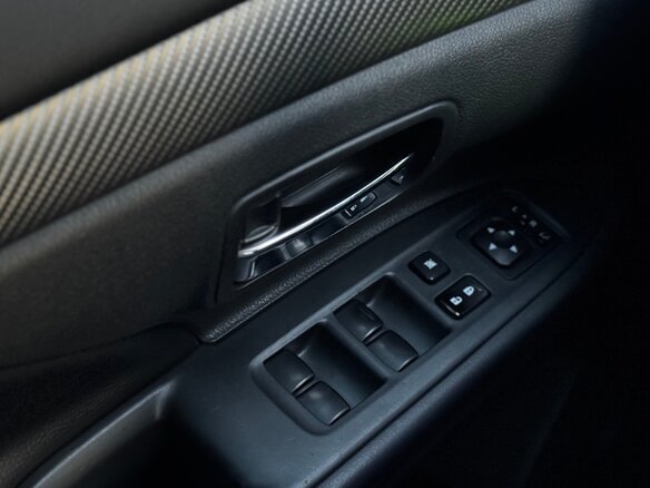 2013 Mitsubishi Outlander III, серый - вид 12