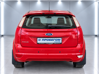 2011 Ford Focus II Рестайлинг, красный, 690000 рублей, вид 3
