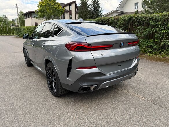 2025 BMW X6 30d III (G06) Рестайлинг, серый - вид 7