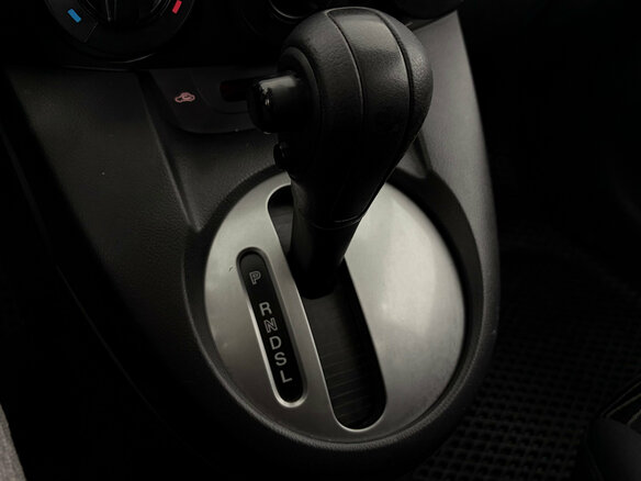 2008 Mazda 2 II (DE), белый, 630000 рублей - вид 17