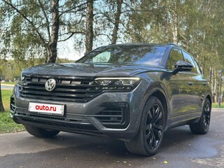 2019 Volkswagen Touareg III, серый, 6750000 рублей, вид 3