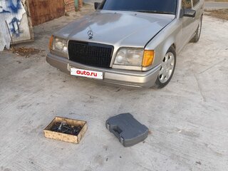 1987 Mercedes-Benz W124 300, серый, 200000 рублей, вид 2