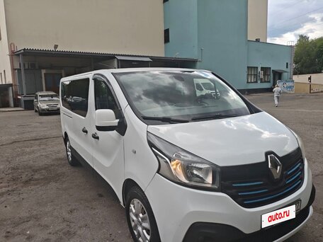 2018 Renault Trafic, белый, 2250000 рублей, вид 4