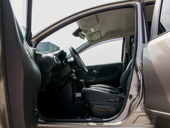 2010 Nissan Note I Рестайлинг, коричневый - вид 11