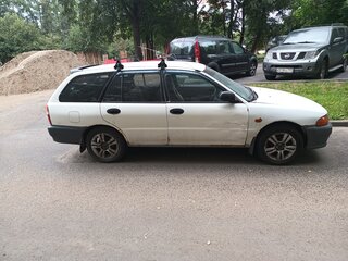 1999 Mitsubishi Libero I Рестайлинг, белый, 250000 рублей, вид 2