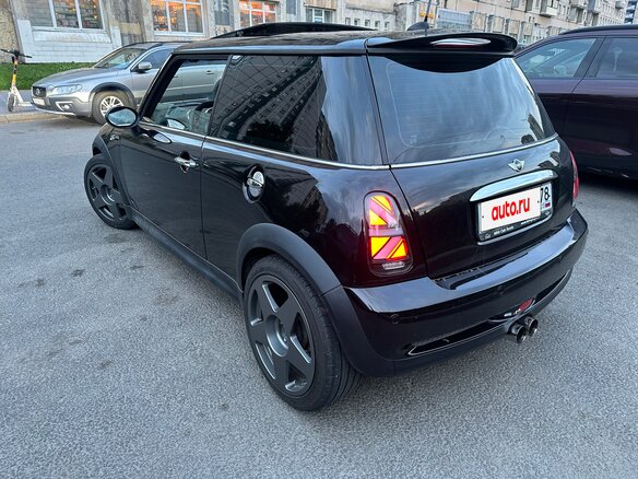 2005 Mini Hatch Cooper S I (R50), чёрный, 900000 рублей - вид 5