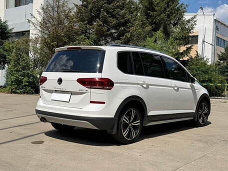 2022 Volkswagen Touran Cross L II, белый, 2250000 рублей, вид 3