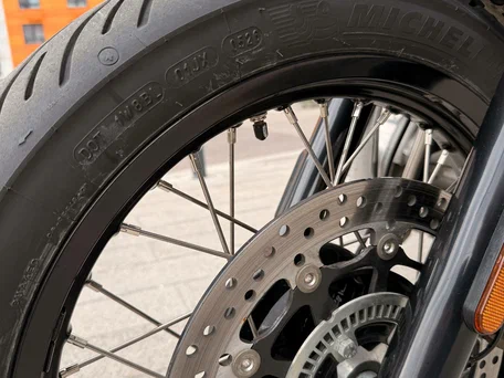 2025 Royal Enfield Continental GT, серебристый, 585000 рублей, вид 5