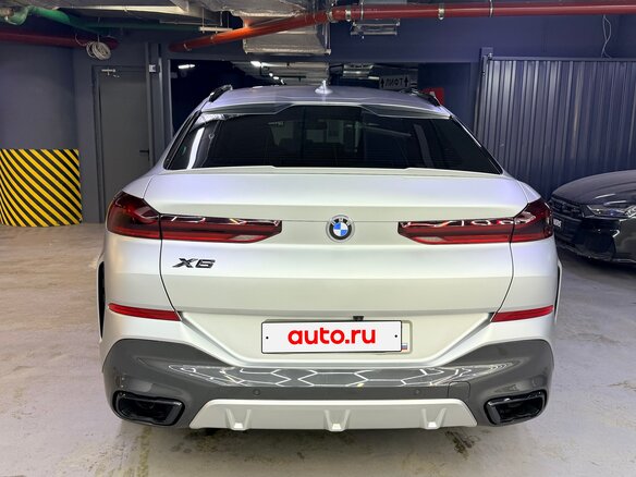 2021 BMW X6 40i III (G06), серебристый - вид 5