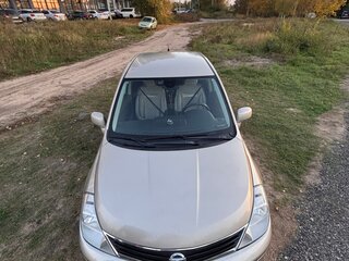 2010 Nissan Tiida I Рестайлинг, коричневый, 850000 рублей, вид 5