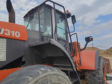 2011 Hitachi ZW310, оранжевый, 3200000 рублей, вид 2