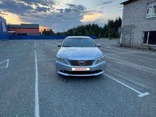 2014 Toyota Camry VII (XV50), серебристый, 1420000 рублей, вид 3