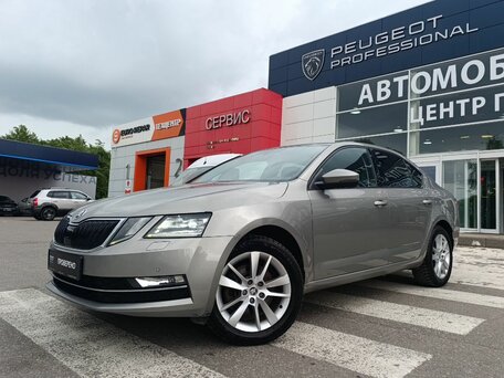 2018 Skoda Octavia III (A7) Рестайлинг, бежевый, 1990000 рублей, вид 3