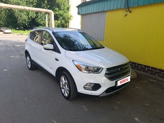 2016 Ford Kuga II Рестайлинг, белый, 2050000 рублей, вид 3