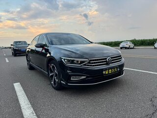 2023 Volkswagen Magotan B8 Рестайлинг, чёрный, 1834000 рублей, вид 3
