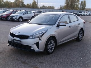 2021 Kia Rio IV Рестайлинг, серебристый, 1635000 рублей, вид 1