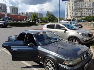1990 Toyota Mark II VI (X80), серый, 500000 рублей, вид 3
