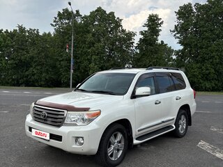 2013 Toyota Land Cruiser 200 Series Рестайлинг 1, белый, 3449000 рублей, вид 1