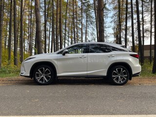 2022 Lexus RX 300 IV Рестайлинг, белый, 8900000 рублей, вид 3
