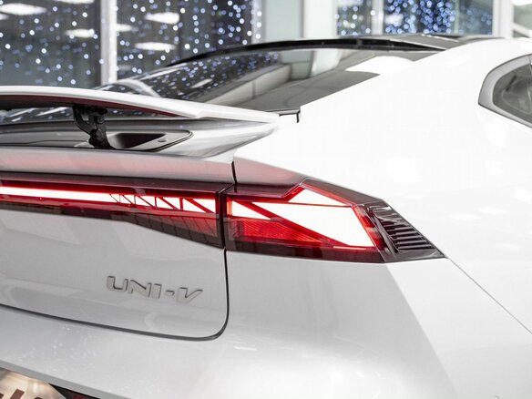 2024 Changan UNI-V I, белый, 2650000 рублей - вид 13