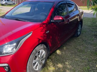 2019 Kia Rio IV, красный, 1420000 рублей, вид 4