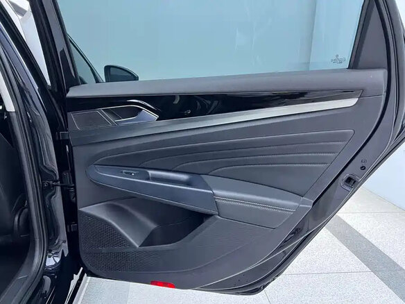 2023 Volkswagen Passat B8 Рестайлинг, чёрный, 1890020 рублей - вид 16