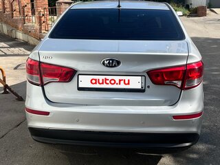2016 Kia Rio III Рестайлинг, серебристый, 900000 рублей, вид 5