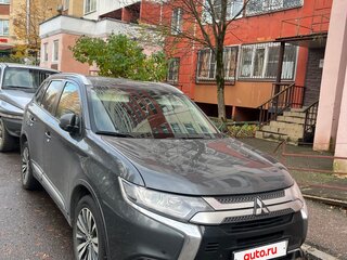 2019 Mitsubishi Outlander III Рестайлинг 3, серый, 1800000 рублей, вид 2