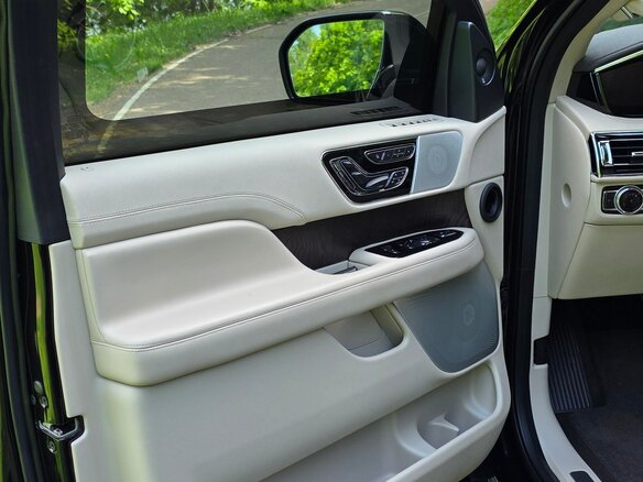 2020 Lincoln Navigator L IV, чёрный, 9800000 рублей - вид 11