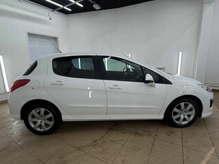 2012 Peugeot 308 I Рестайлинг, белый, 597000 рублей, вид 3