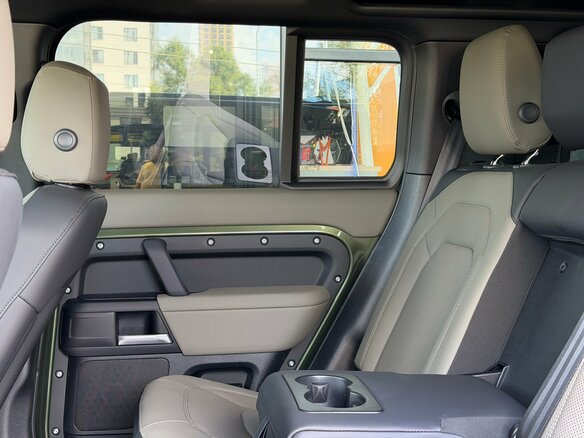 2025 Land Rover Defender 110 II, зелёный, 11500000 рублей - вид 26