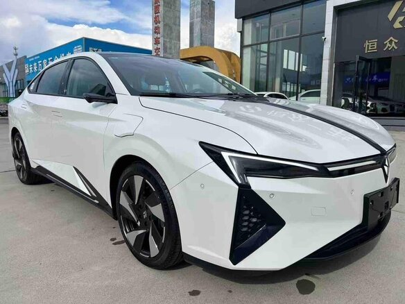 2026 Lingxi L, белый, 3333666 рублей - вид 2