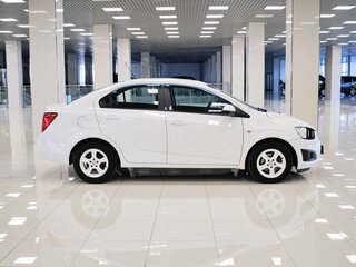 2013 Chevrolet Aveo II, белый, 610000 рублей, вид 5