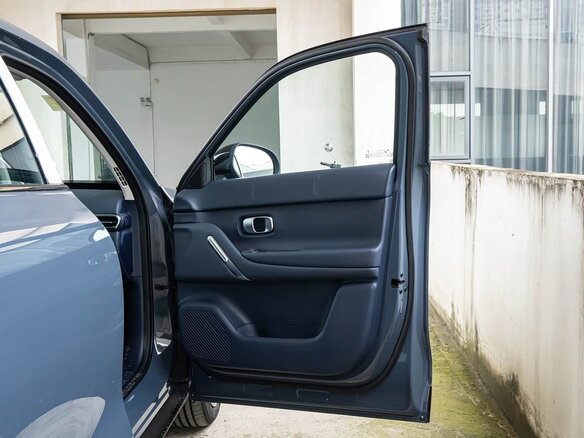 2026 Leapmotor A10 39.8 kWh, голубой, 1575055 рублей - вид 22