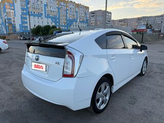 2013 Toyota Prius III Рестайлинг (XW30), белый, 1100000 рублей, вид 3