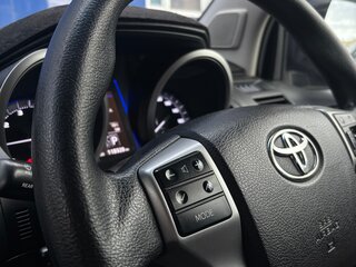 2014 Toyota Land Cruiser Prado 4-speed 150 Series Рестайлинг 1, чёрный, 3550000 рублей, вид 5