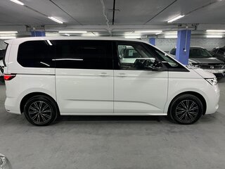 2022 Volkswagen Multivan T7, белый, 6490000 рублей, вид 4