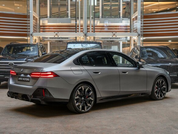2026 BMW 5 серии 540d xDrive VIII (G60/G61/G68), серый, 14190000 рублей - вид 1
