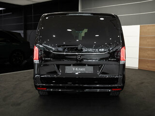 2026 Mercedes-Benz V-Класс Long 300 d длинный III (W447) Рестайлинг 2, чёрный, 15100000 рублей, вид 5