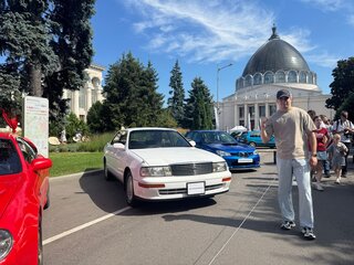 1992 Toyota Crown IX (S140), белый, 800000 рублей, вид 2