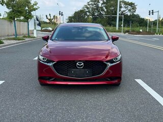 2022 Mazda 3 IV (BP), красный, 1660000 рублей, вид 2