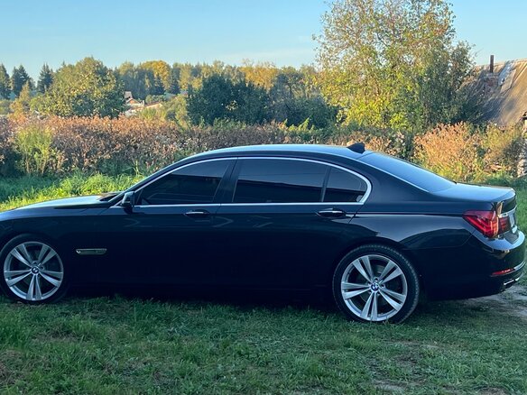 2013 BMW 7 серии Long 740Li xDrive V (F01/F02/F04) Рестайлинг, чёрный, 2500000 рублей - вид 13